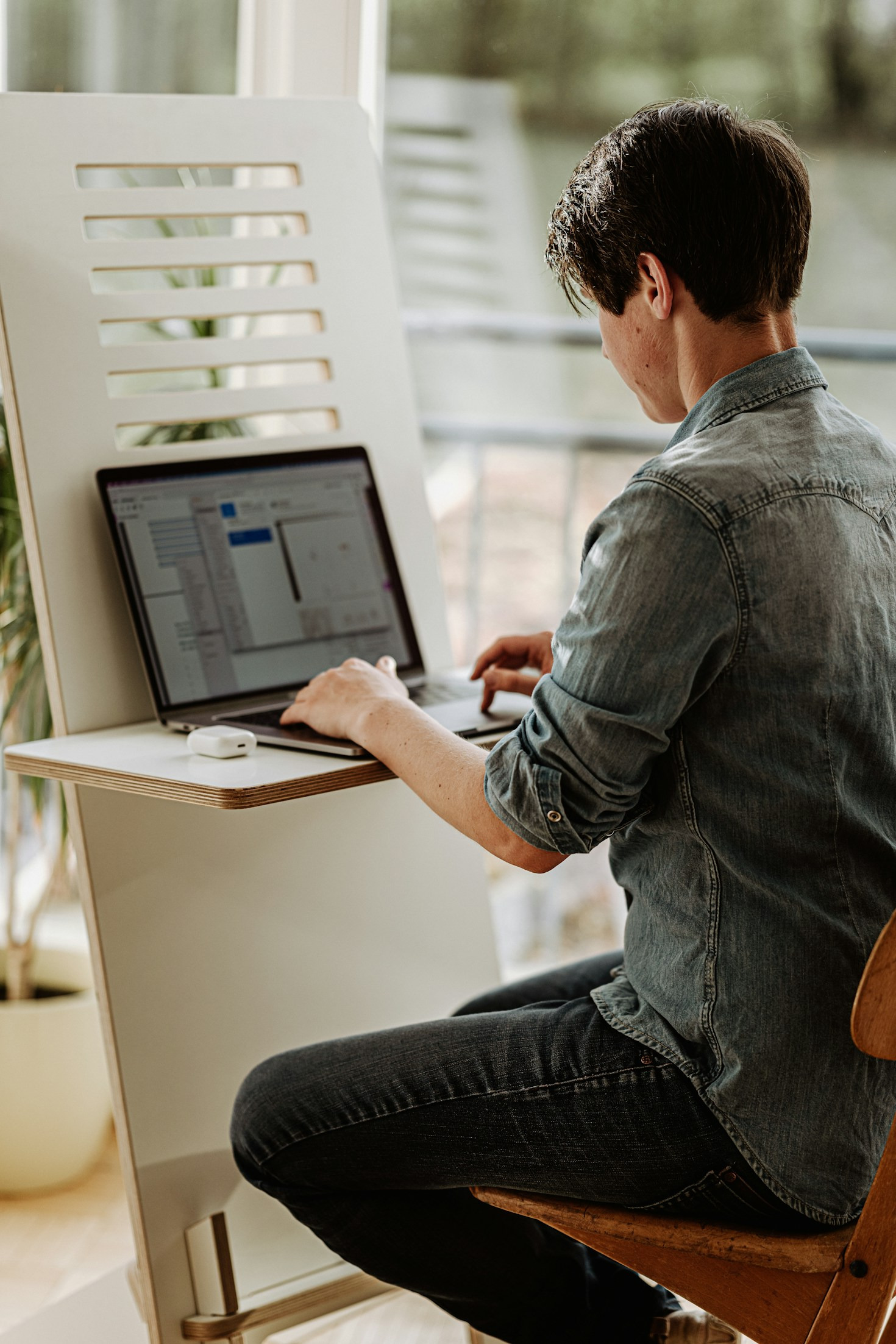 Why Writing Things Down Helps You Think Far More Clearly